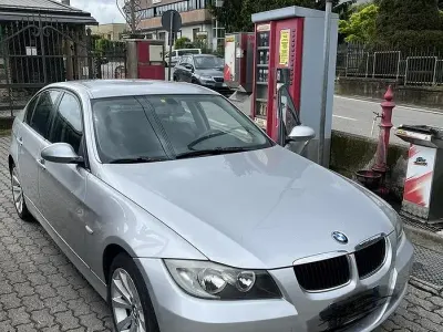 Begagnad BMW 320 150 HK (110 kW) 2006 Grå Sedan