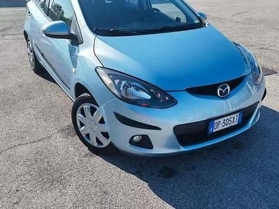 Usata Mazda 2 75 CV (55 kW) 2008 Blu Utilitaria