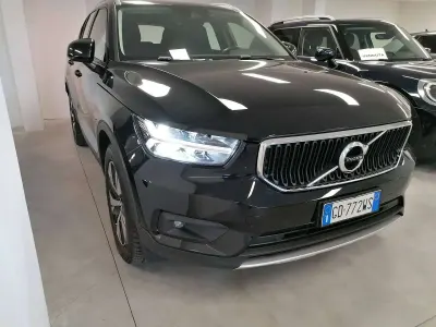 Usata Volvo XC40 Momentum 129 CV (94 kW) 2021 Nero SUV