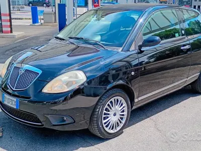 Usata Lancia Ypsilon 77 CV (56 kW) 2009 Nero Utilitaria