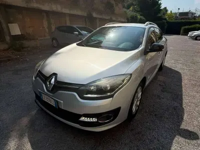 Usata Renault Mégane GrandTour LIMITED 110 CV (80 kW) 2015 Argento metalizzato Station wagon