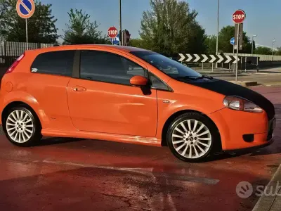 Usata Fiat Grande Punto Sport 120 CV (88 kW) 2007 Arancione Utilitaria