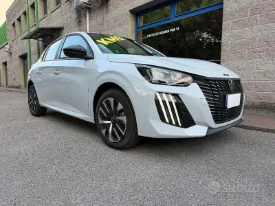Nuova Peugeot 208 101 CV (74 kW) 2025 Grigio Utilitaria