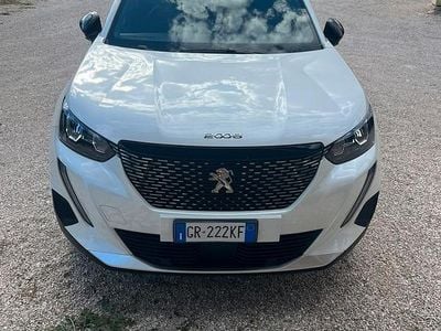 Usata Peugeot 2008 130 CV (95 kW) 2023 SUV