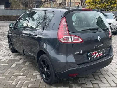 Usata Renault Scénic III Luxe 131 CV (96 kW) 2012 Grigio Monovolume
