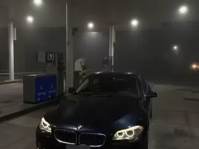 Usata BMW 525 204 CV (150 kW) 2010 Blu Berlina