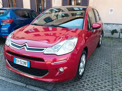 Begagnad Citroën C3 Exclusive 82 HK (60 kW) 2014 Röd Sedan