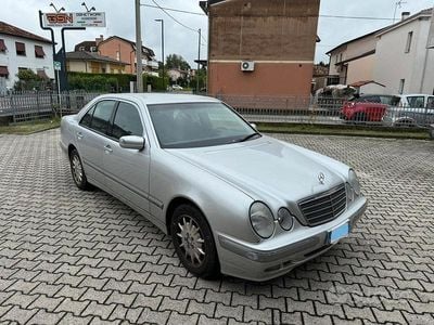 Occasion Mercedes E200 Elegance 186 ch (136 kW) 2001 Argent Berline
