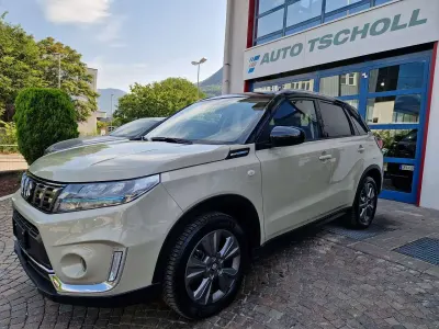 Usata Suzuki Vitara Comfort 129 CV (94 kW) 2024 Savannah/black pearl metallic SUV