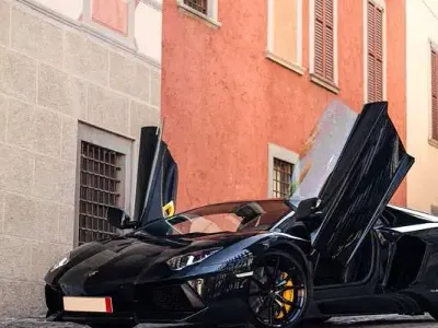 Usata Lamborghini Aventador 700 CV (514 kW) 2012 Nero Coupé