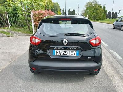 Usata Renault Captur 90 CV (66 kW) 2015 Nero SUV