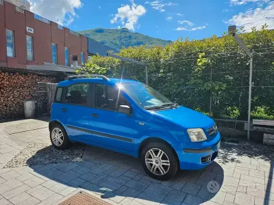 Usata Fiat Panda Emotion 69 CV (50 kW) 2006 Blu Utilitaria
