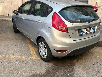 Usata Ford Fiesta 68 CV (50 kW) 2009 Grigio Berlina