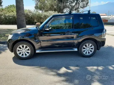 Usata Mitsubishi Pajero Intense 200 CV (147 kW) 2011 Nero SUV