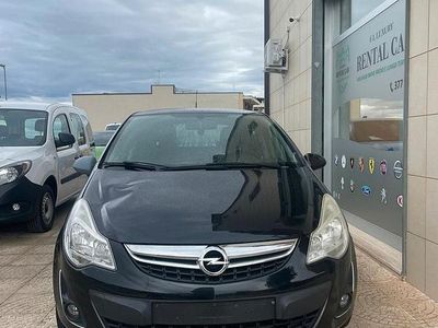 Usata Opel Corsa 75 CV (55 kW) 2013 Nero Berlina
