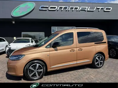 Begagnad VW Caddy Style 122 HK (89 kW) 2024 Brun Minibuss