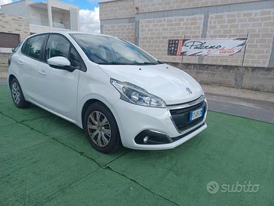 Usata Peugeot 208 Active 120 CV (88 kW) 2019 Bianco Utilitaria