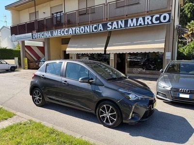 Second-hand Toyota Yaris Hybrid Active 73 CP (53 kW) 2019 Gri SUV