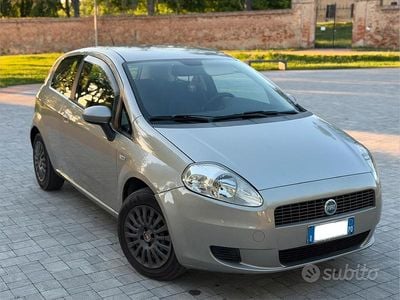 Usata Fiat Grande Punto 65 CV (47 kW) 2007 Grigio Utilitaria