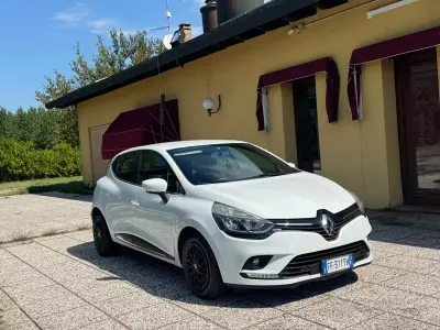 Usata Renault Clio IV Intens 75 CV (55 kW) 2016 Bianco Berlina