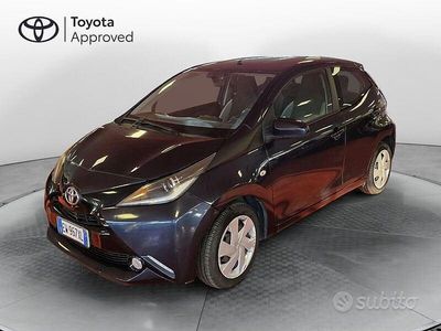 Usata Toyota Aygo X-play 69 CV (50 kW) 2015 Blu Utilitaria
