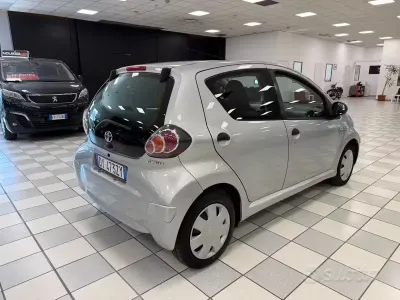 Gebraucht Toyota Aygo Sol 68 PS (50 kW) 2009 Grau Kleinwagen