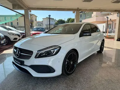 Usata Mercedes A200 Premium 136 CV (100 kW) 2016 Bianco Utilitaria