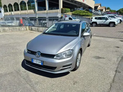 Usata VW Golf VII Trendline 110 CV (80 kW) 2016 Grigio Station wagon