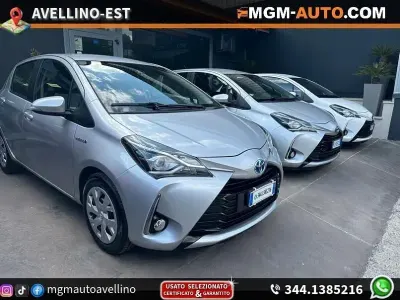 Usata Toyota Yaris Hybrid Business Edition 73 CV (53 kW) 2019 Grigio Berlina