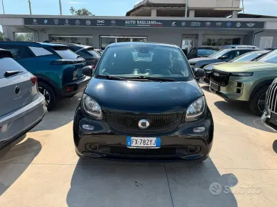 Usata Smart ForFour Passion 71 CV (52 kW) 2015 Nero Utilitaria