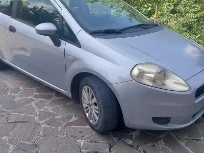 Usata Fiat Grande Punto 75 CV (55 kW) 2006 Grigio Utilitaria