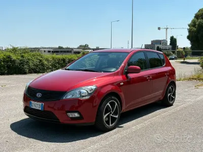 Usata Kia Ceed 90 CV (66 kW) 2010 Utilitaria