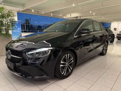 Usata Mercedes B180 Advanced 116 CV (85 kW) 2024 Nero Utilitaria