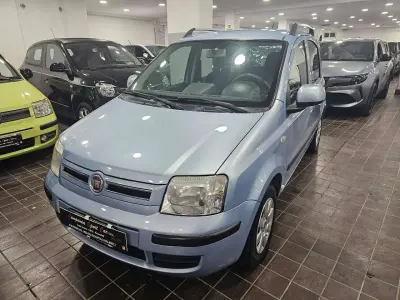 Usata Fiat Panda Emotion 60 CV (44 kW) 2010 Azzurro frizzante Utilitaria