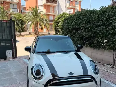 Usata Mini Cooper Classic 136 CV (100 kW) 2021 Bianco Utilitaria