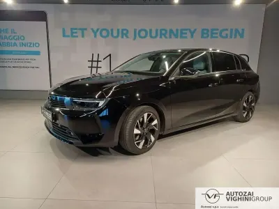 Usata Opel Astra Elegance 131 CV (96 kW) 2022 Nero Utilitaria
