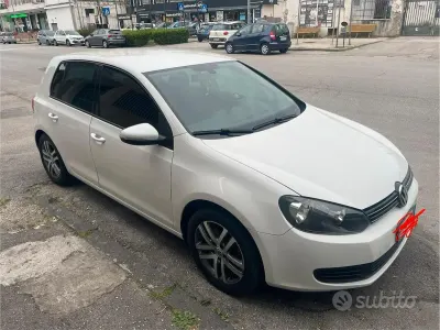 Usata VW Golf VI 80 CV (58 kW) 2010 Bianco Utilitaria