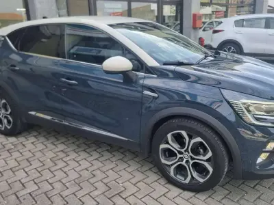 Usata Renault Captur Intens 101 CV (74 kW) 2021 Blu/azzurro SUV