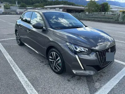 Usata Peugeot 208 Allure 101 CV (74 kW) 2021 Grigio Utilitaria