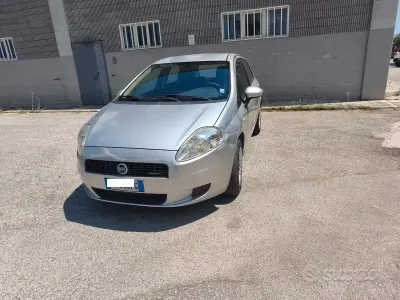 Usata Fiat Grande Punto 90 CV (66 kW) 2006 Grigio Utilitaria