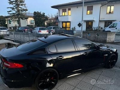 Usata Jaguar XF 300 CV (220 kW) 2014 Nero Berlina