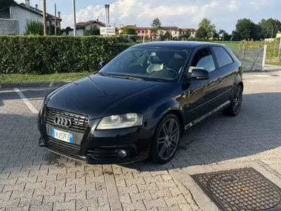 Usata Audi A3 Ambition 105 CV (77 kW) 2011 Utilitaria