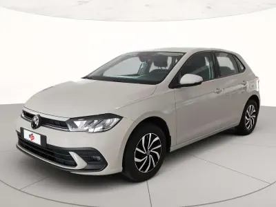 Usata VW Polo Life 80 CV (58 kW) 2023 Ascot grey Utilitaria