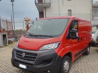 Usata Fiat Ducato 33 140 CV (102 kW) 2020 Rosso Furgone