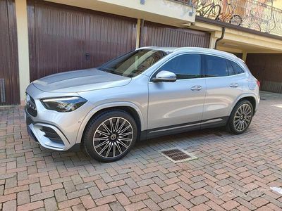 Usata Mercedes GLA200 Premium 150 CV (110 kW) 2024 Grigio SUV