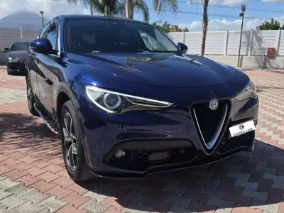 Usata Alfa Romeo Stelvio Executive 209 CV (153 kW) 2019 Blu/azzurro SUV