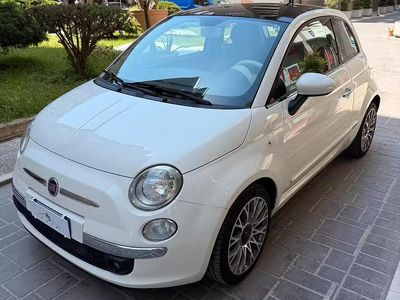 Begagnad Fiat 500 Lounge 69 HK (50 kW) 2012 Vit Sedan