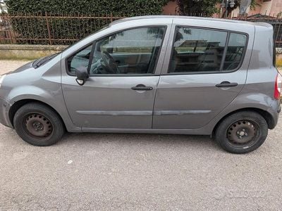 Usata 2006 Renault Modus Monovolume | 1100 € (Buon prezzo)