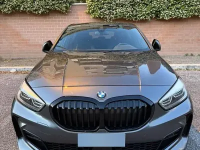 Usata BMW 118 Efficient Dynamics 150 CV (110 kW) 2021 Grigio Berlina