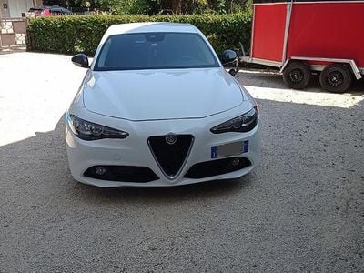 Usata Alfa Romeo Giulia 150 CV (110 kW) 2017 Bianco Berlina